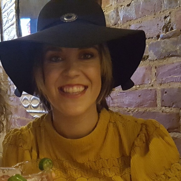 Meet your Posher, Brianne - Picture 4 of 4